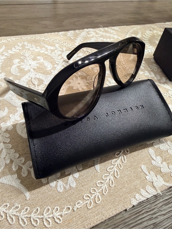 Elisa Johnson Val Black  Sunglasses main image 4